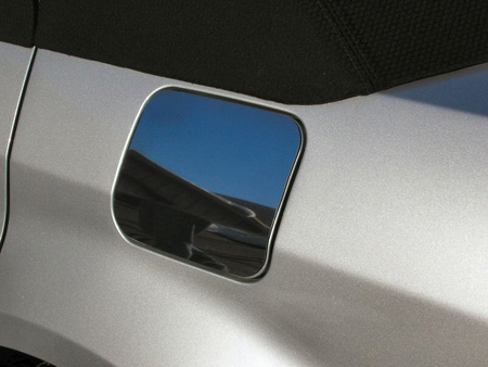 Willmore Stainless Fuel Door Cover 05-08 Dodge Magnum